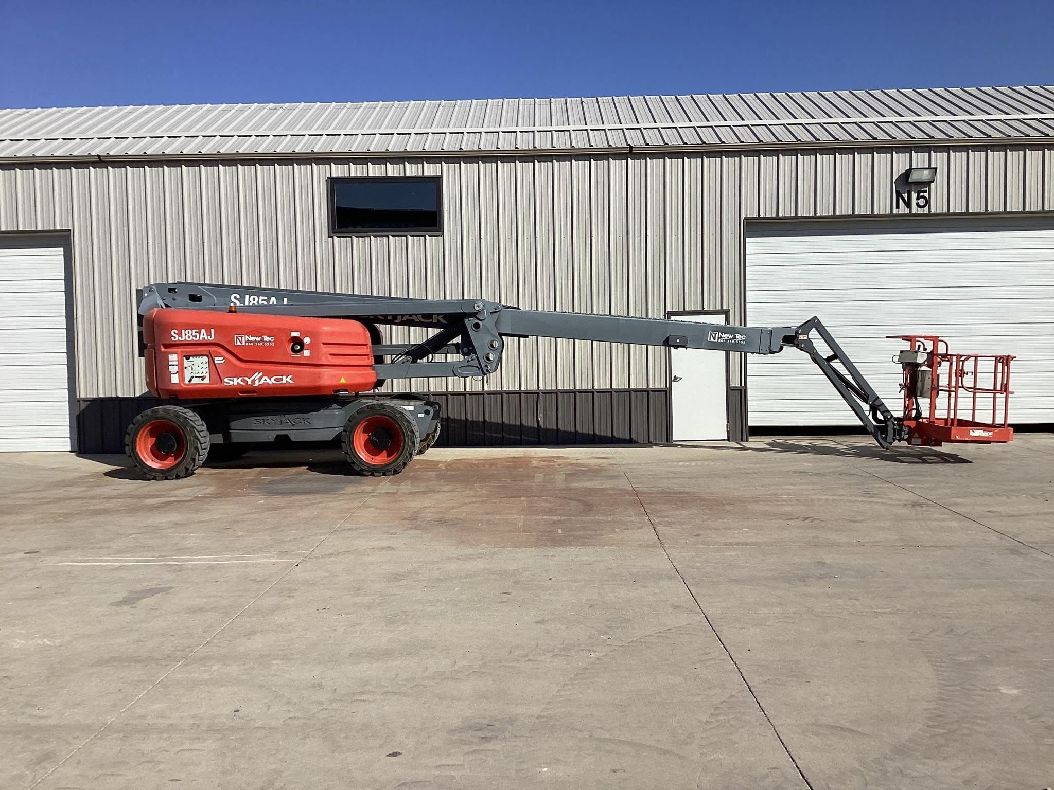 2018 Sky Jack SJ85AJ Equipment Image0