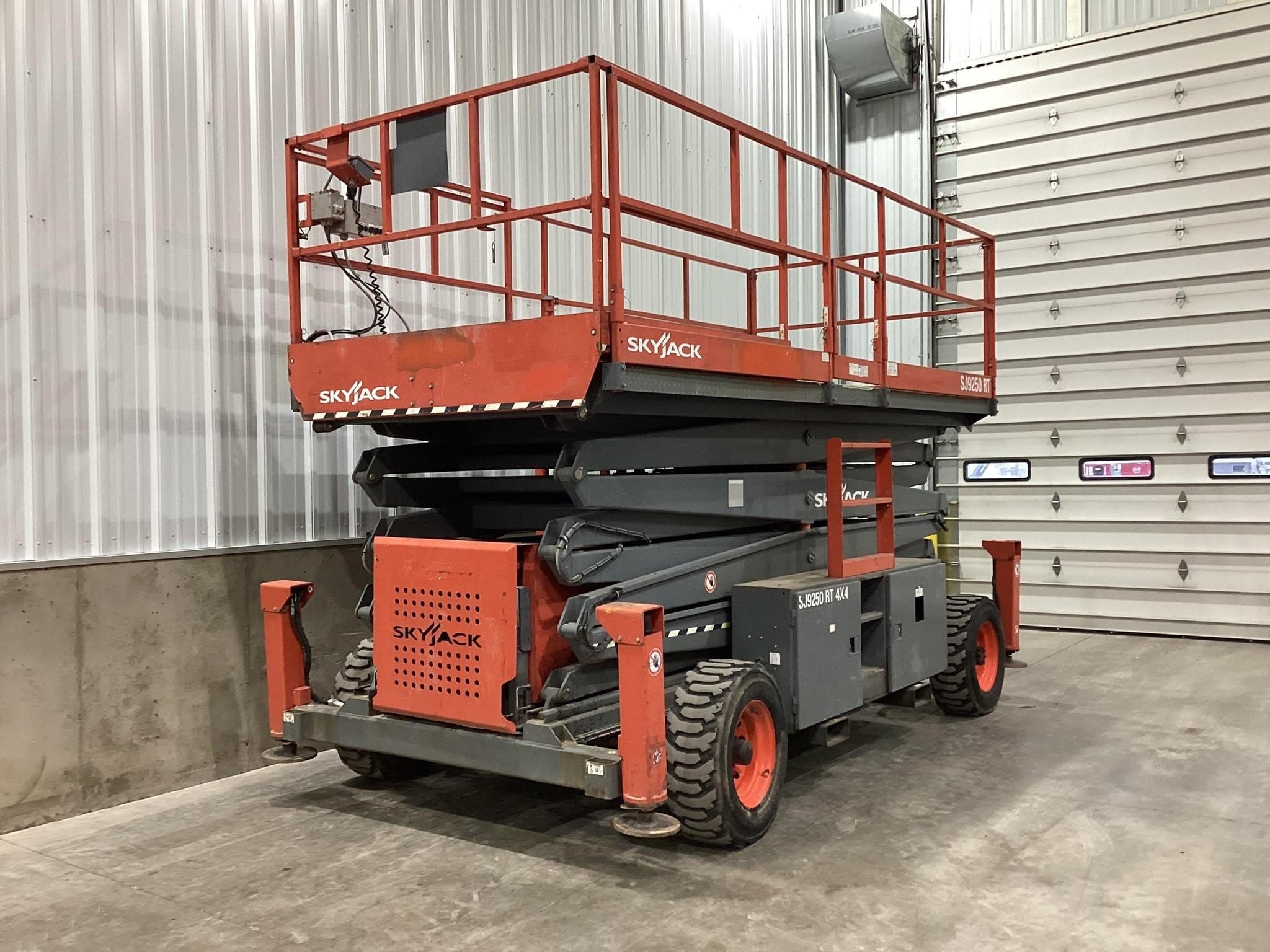 2017 Sky Jack SJ9250RT Equipment Image0