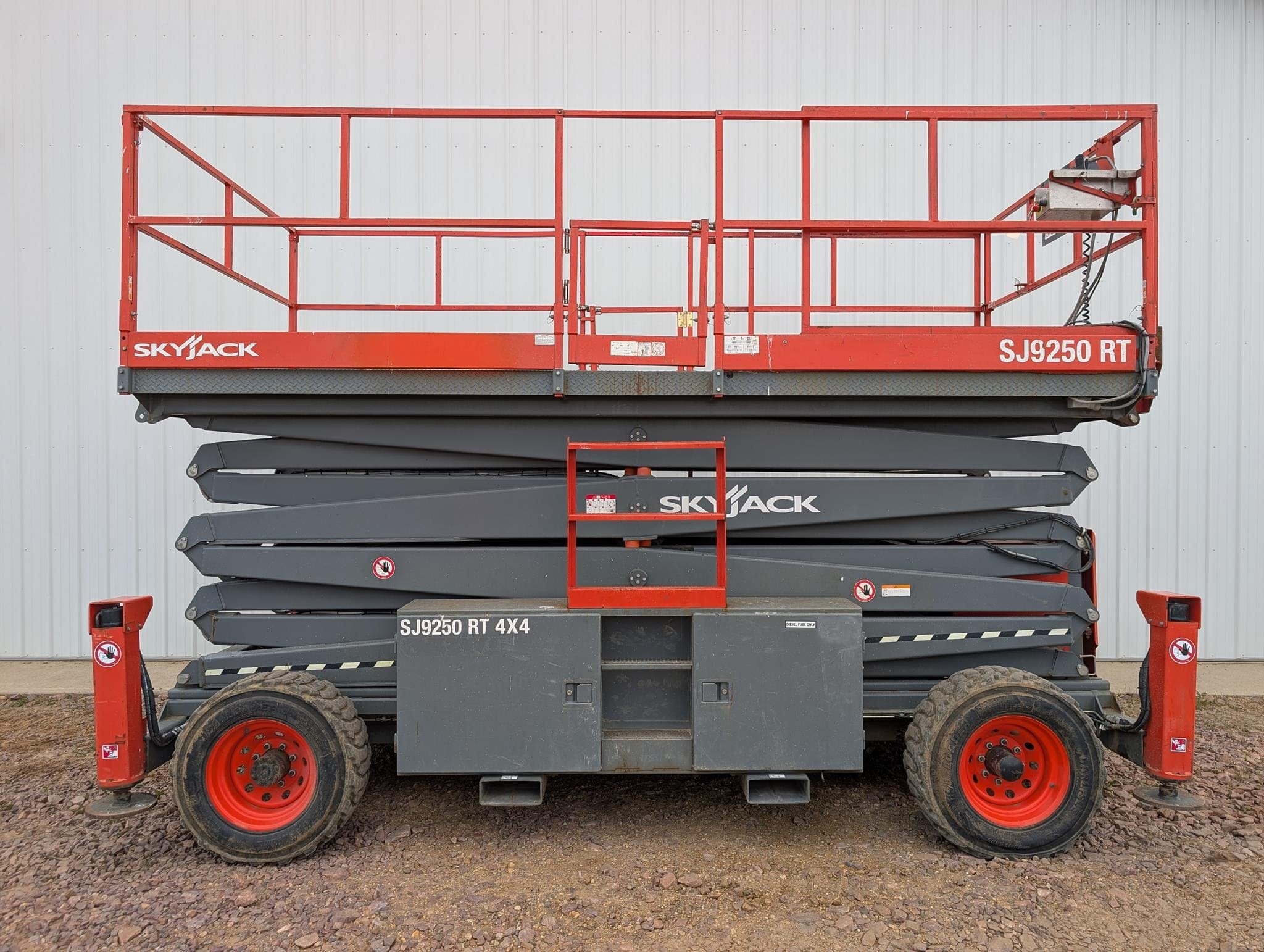 2017 Sky Jack SJ9250RT Equipment Image0