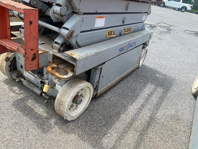 Image of Sky Jack SJIII3219 equipment image 4