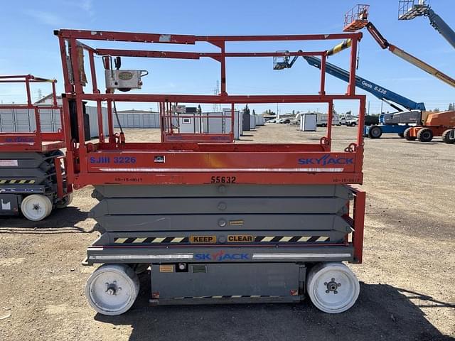 Image of Sky Jack SJIII3226 equipment image 4