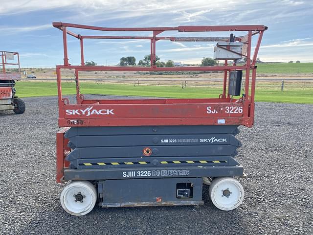 Image of Sky Jack SJIII3226 equipment image 4
