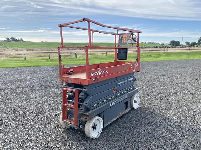Image of Sky Jack SJIII3226 equipment image 3