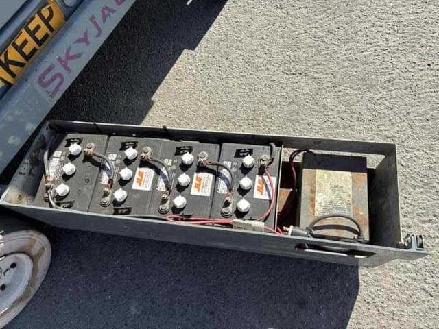 Image of Sky Jack SJIII4626 equipment image 4