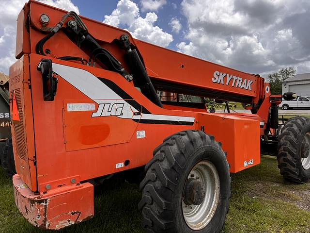 Image of Skytrak 8042 equipment image 2