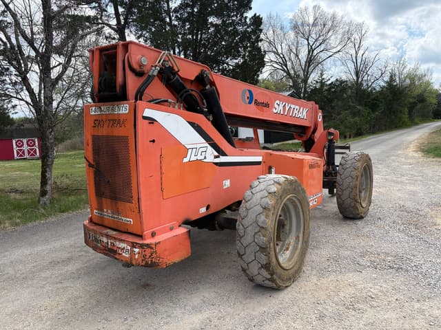 Image of Skytrak 8042 equipment image 2