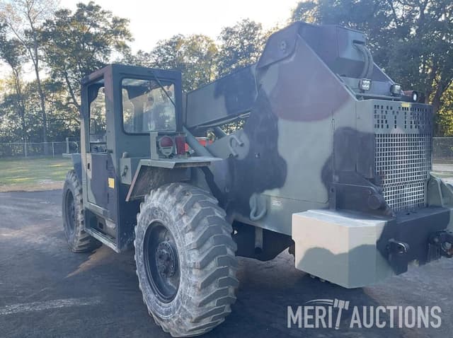 Image of Skytrak 6000M equipment image 2