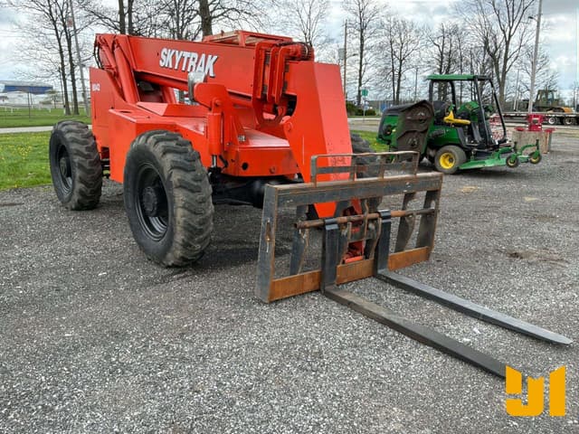 Image of Skytrak 8042 equipment image 2