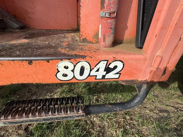 Image of Skytrak 8042 equipment image 2