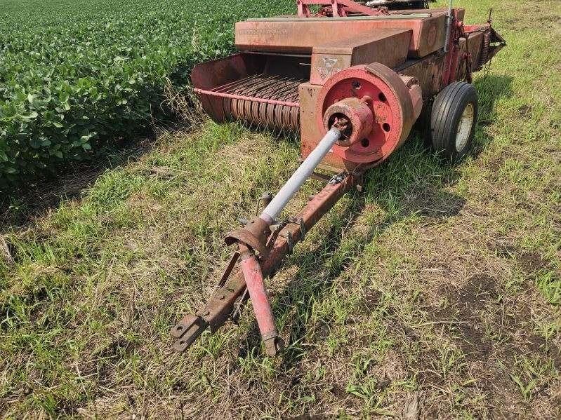 Image of Massey Ferguson 12 Primary image