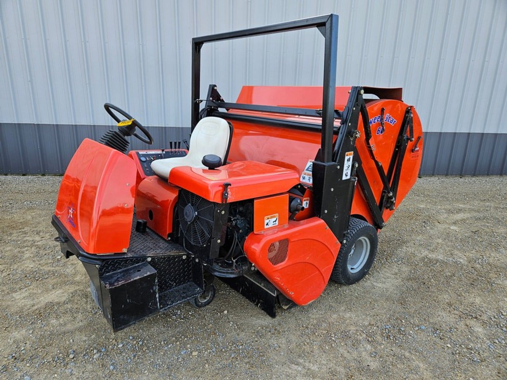 2008 SmithCo Sweepstar 60 Equipment Image0