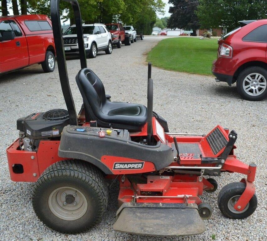 SOLD - Snapper 560 Z, Zero turn mower Other Equipment with 315 Hrs ...