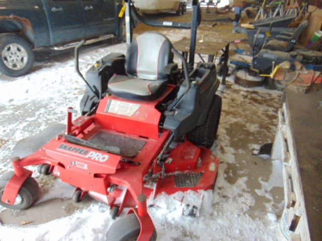 Image of Snapper Pro S200XT equipment image 1