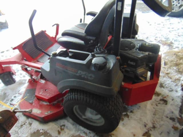 Image of Snapper Pro S200XT equipment image 2