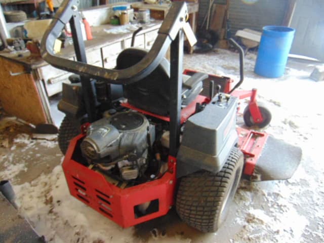 Image of Snapper Pro S200XT equipment image 3