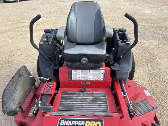 Image of Snapper Pro S200XT equipment image 4