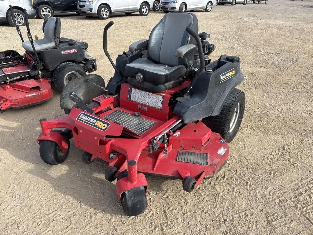 Snapper Pro S200XT Equipment Image0