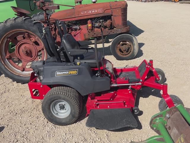 Image of Snapper Pro S125XT equipment image 1