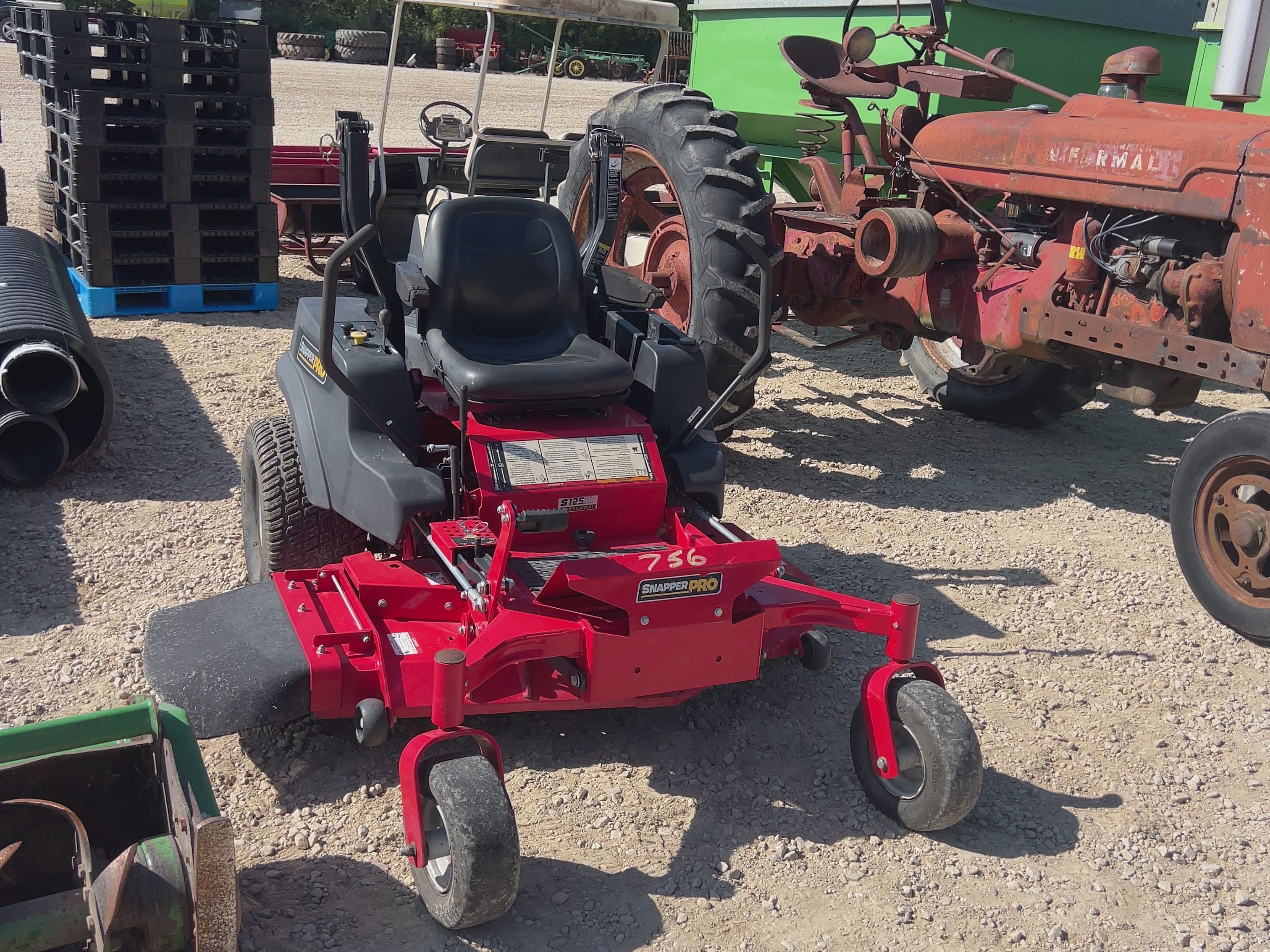 Snapper Pro S125XT Equipment Image0