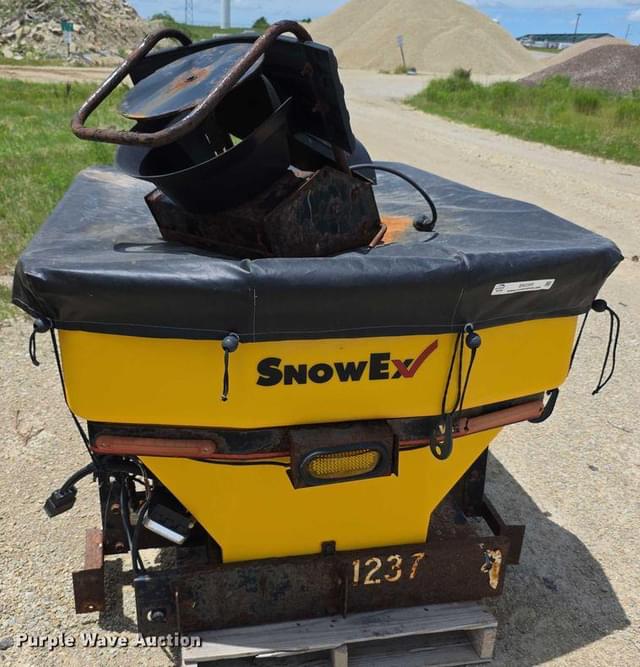 Image of Snow Ex Drop Pro 600 equipment image 1