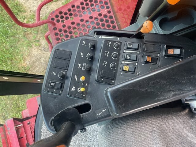 Case IH 2388 Equipment Image0