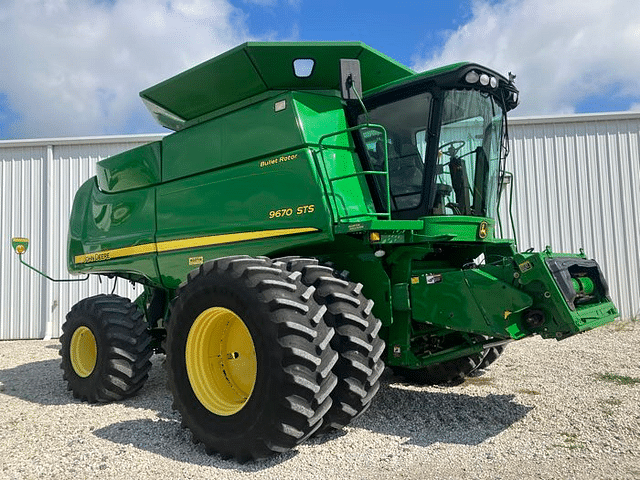 Image of John Deere 9670 STS equipment image 1