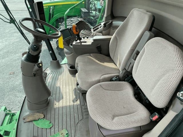 Image of John Deere S660 equipment image 2