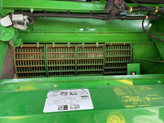 Image of John Deere S660 equipment image 4