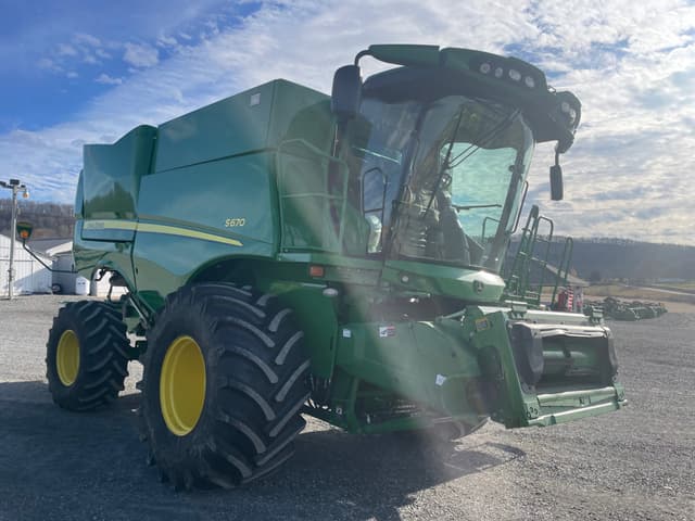 Image of John Deere S670 equipment image 2