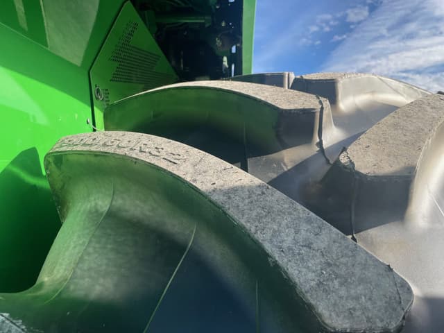 Image of John Deere S670 equipment image 3