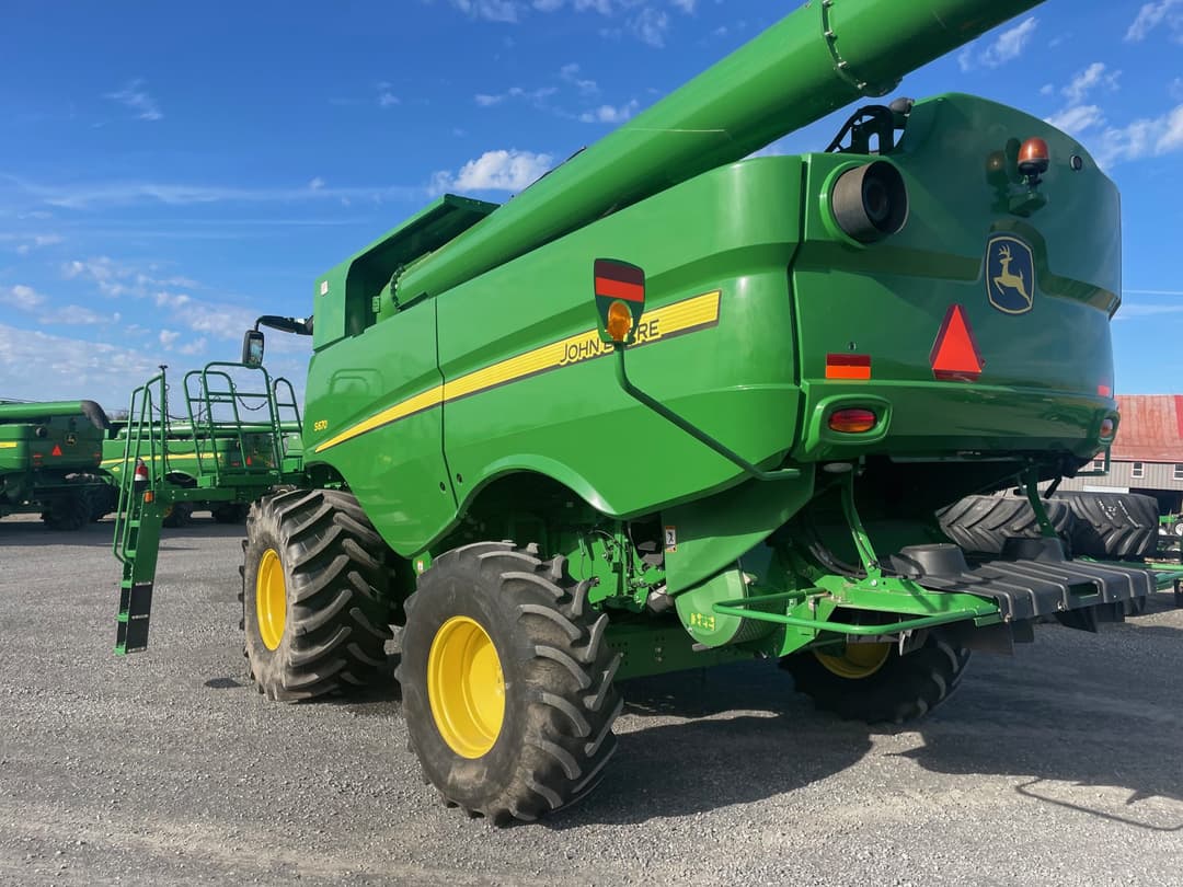 Image of John Deere S670 Primary image