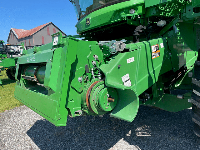 Image of John Deere S670 equipment image 1