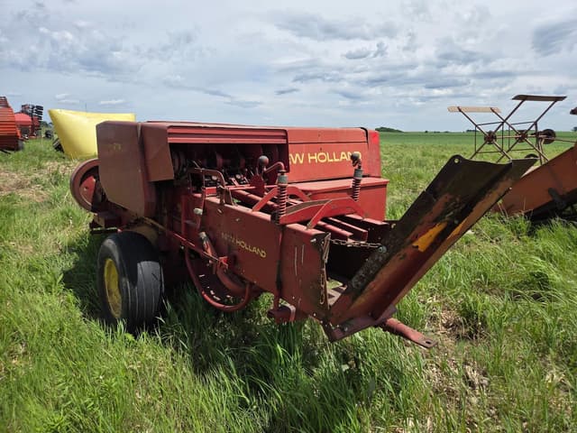 Image of New Holland 276 equipment image 2