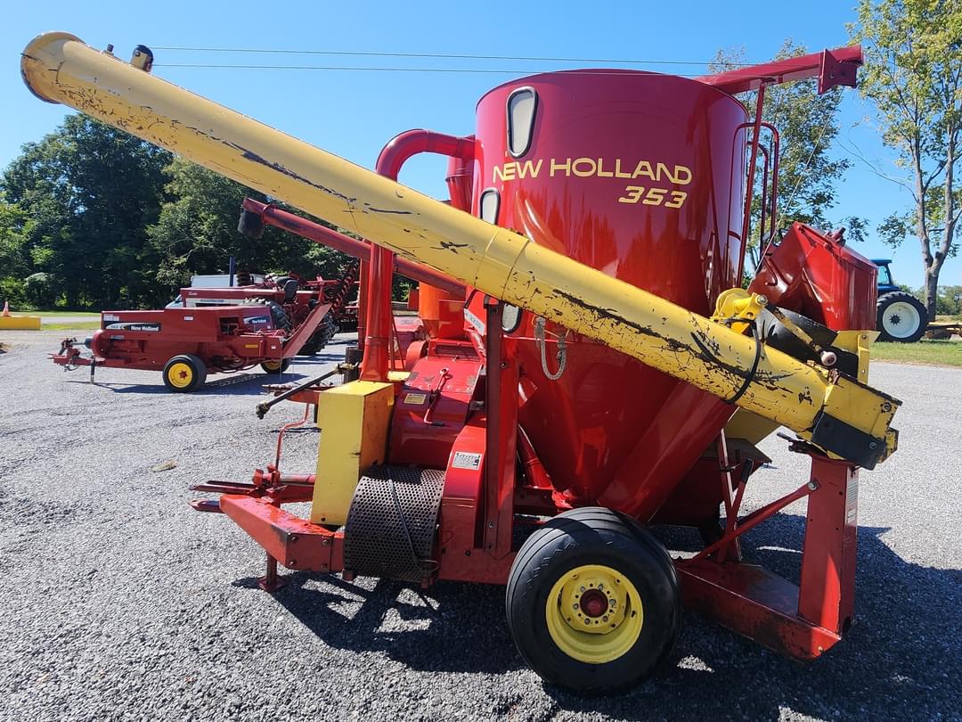 Image of New Holland 353 Image 1