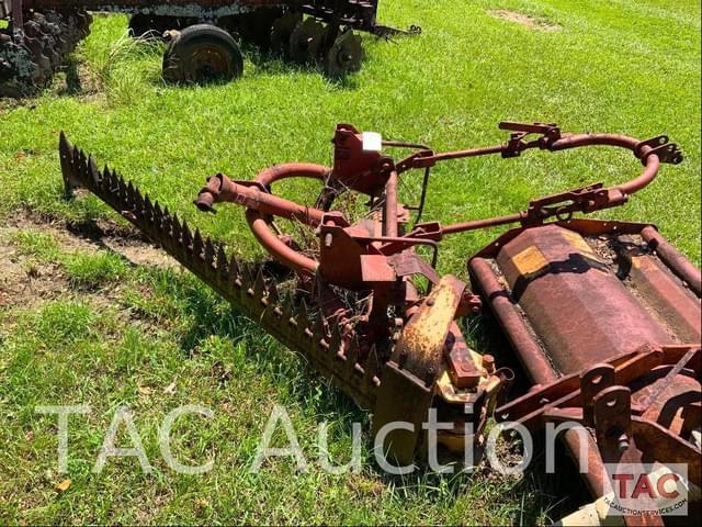 Image of New Holland 451 equipment image 3
