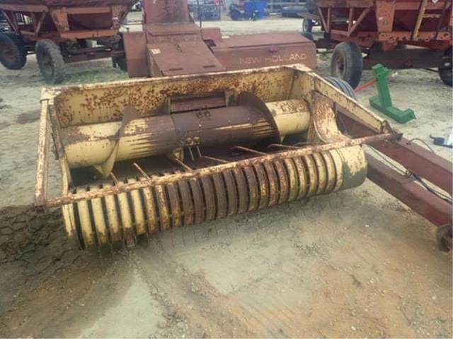 Image of New Holland 718 equipment image 2