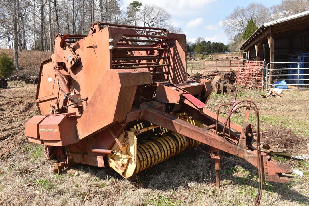 Image of New Holland 847 Image 1