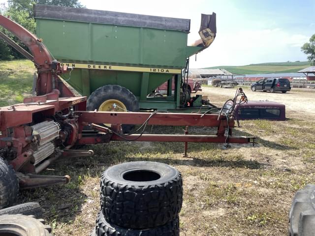Image of New Holland 892 equipment image 3