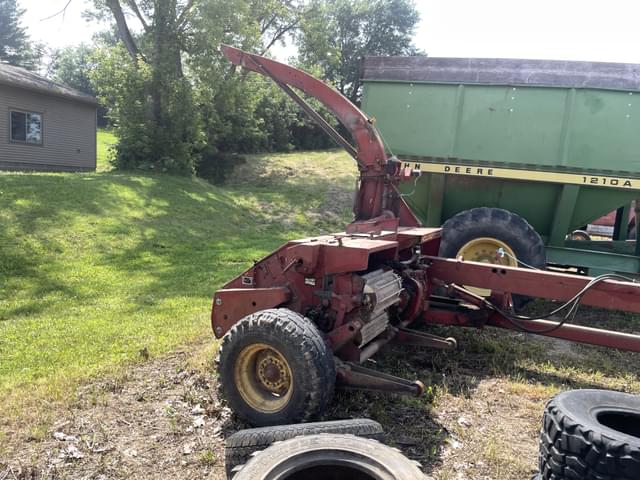 Image of New Holland 892 equipment image 4