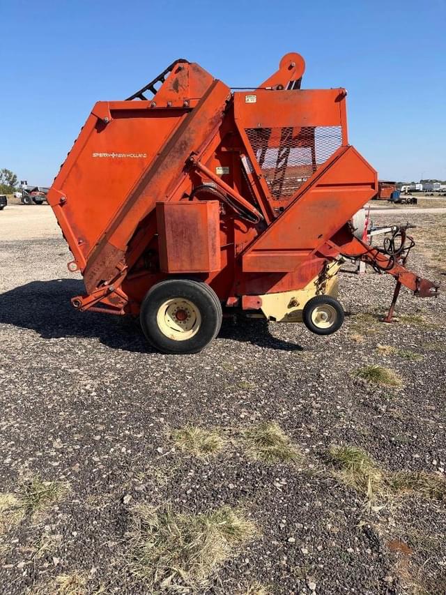 Image of New Holland 852 equipment image 1