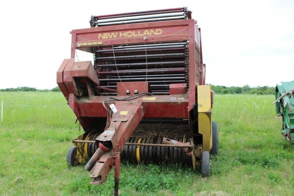 Image of New Holland 852 Primary image