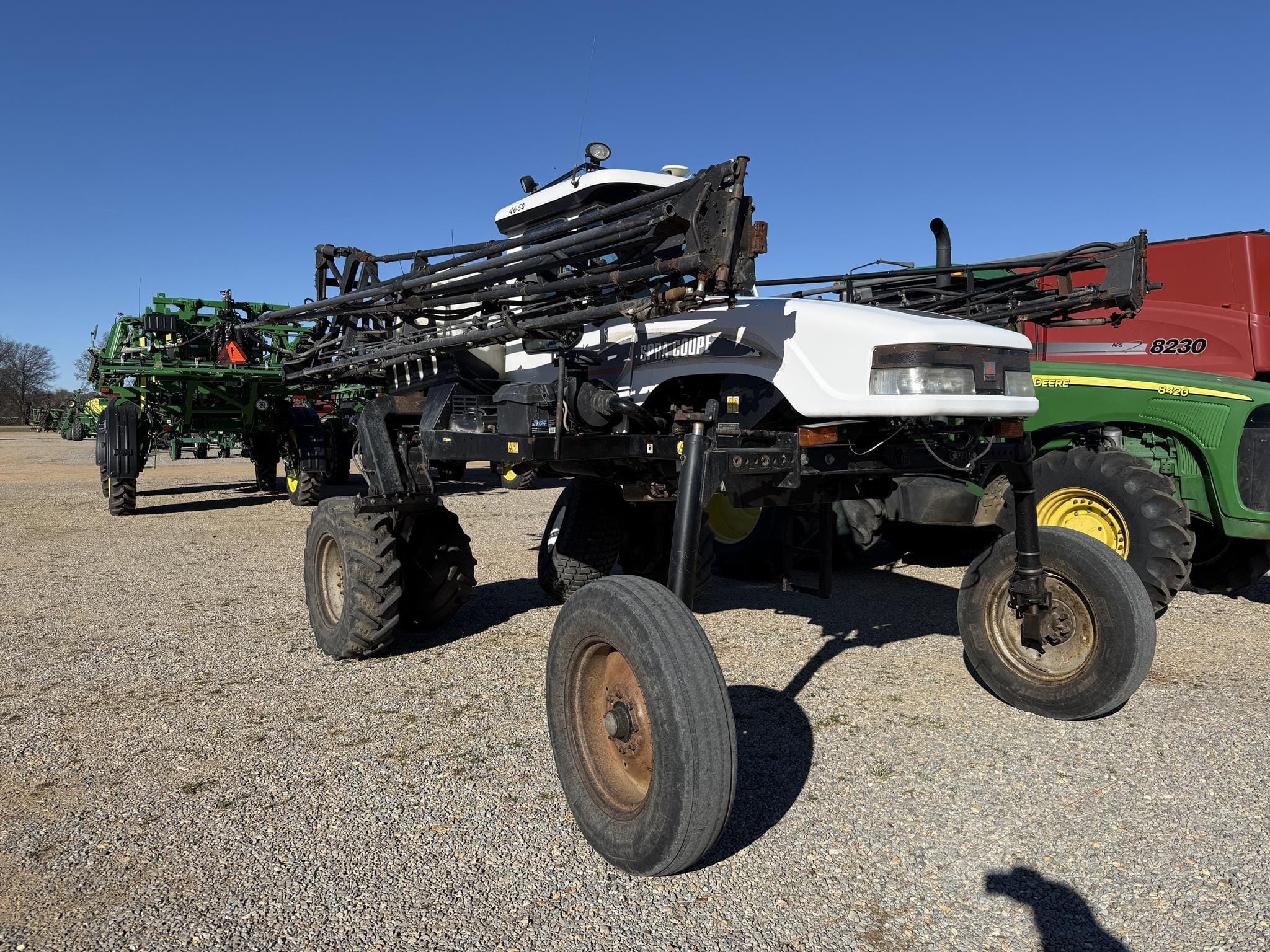 Spra-Coupe 4660 Equipment Image0