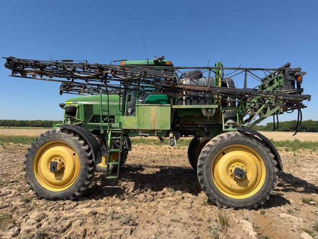 Image of John Deere 4710 equipment image 1