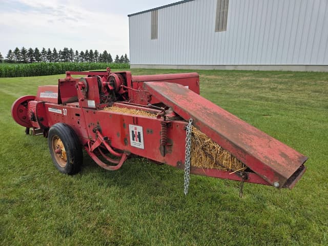 Image of International Harvester 37 equipment image 4