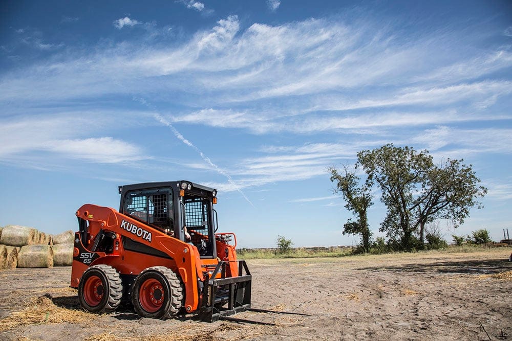 Kubota SSV65 Equipment Image0