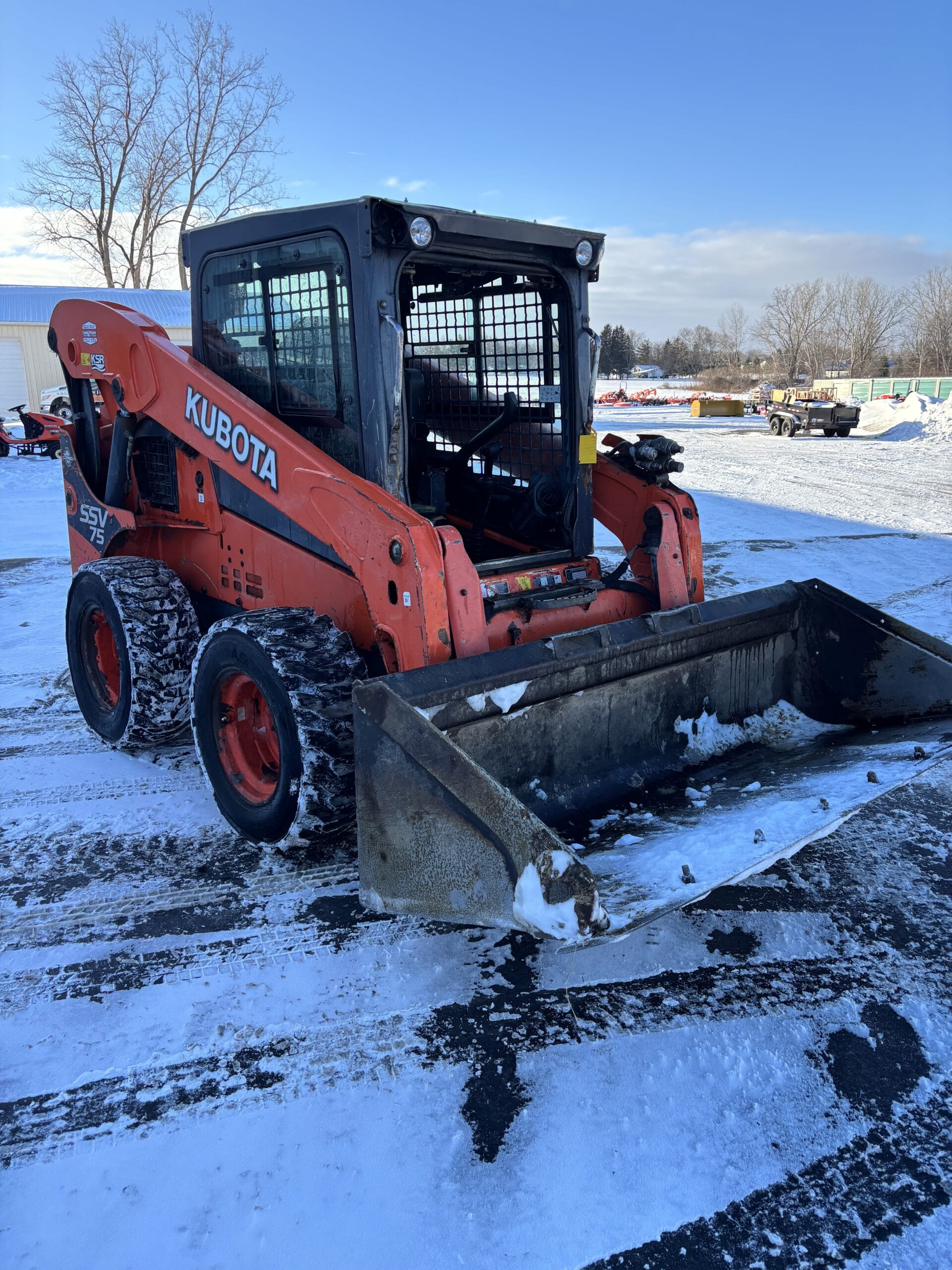 2016 Kubota SSV75 Equipment Image0