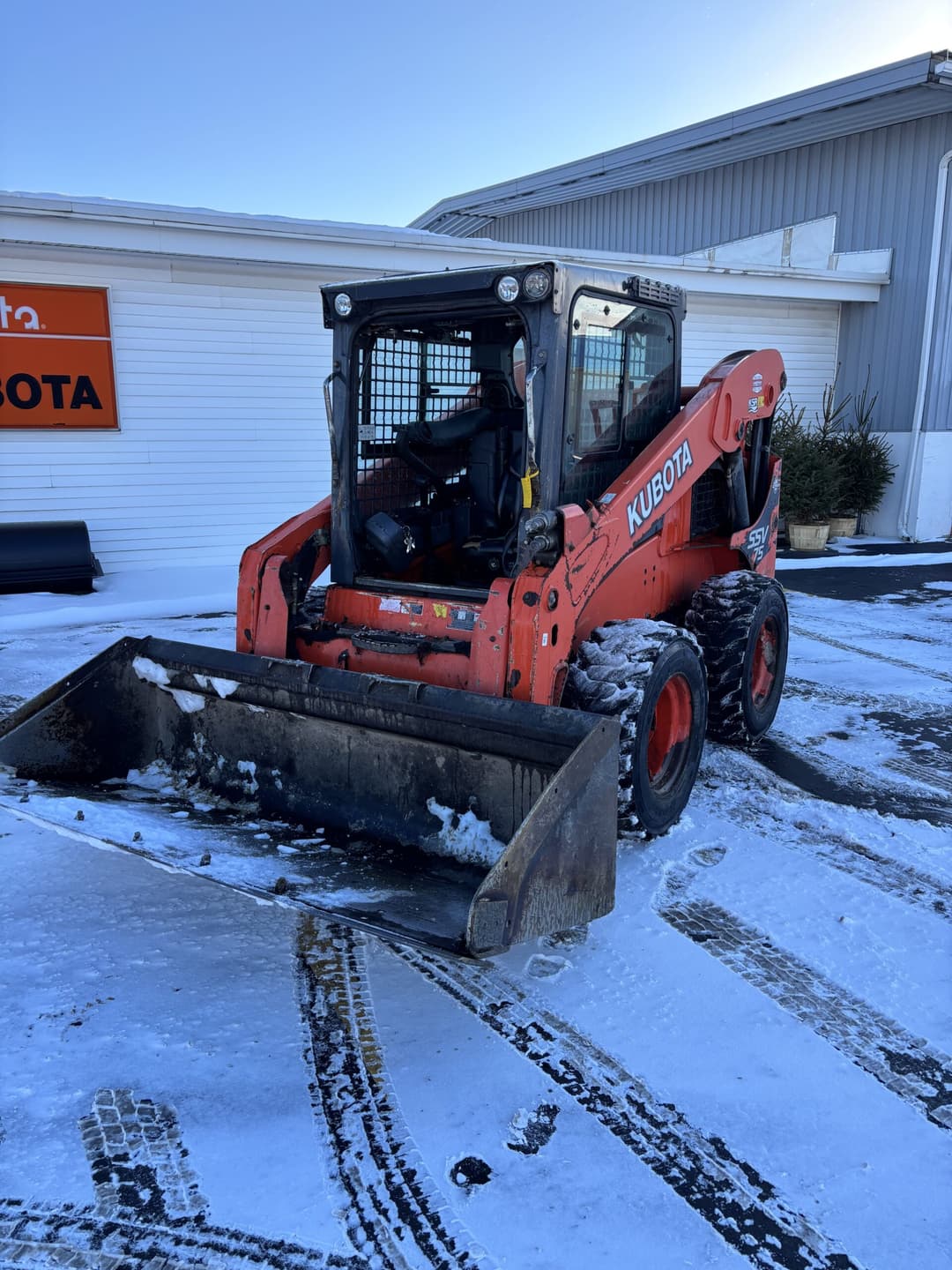 Image of Kubota SSV75 Primary Image