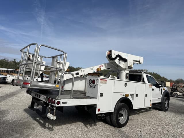Image of Ford F-550 equipment image 2