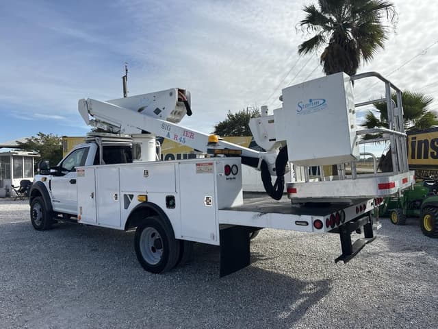 Image of Ford F-550 equipment image 1