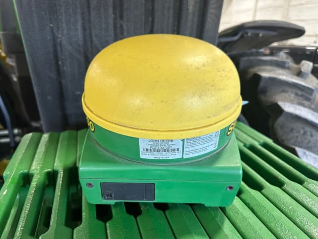 Image of John Deere StarFire 3000 equipment image 3